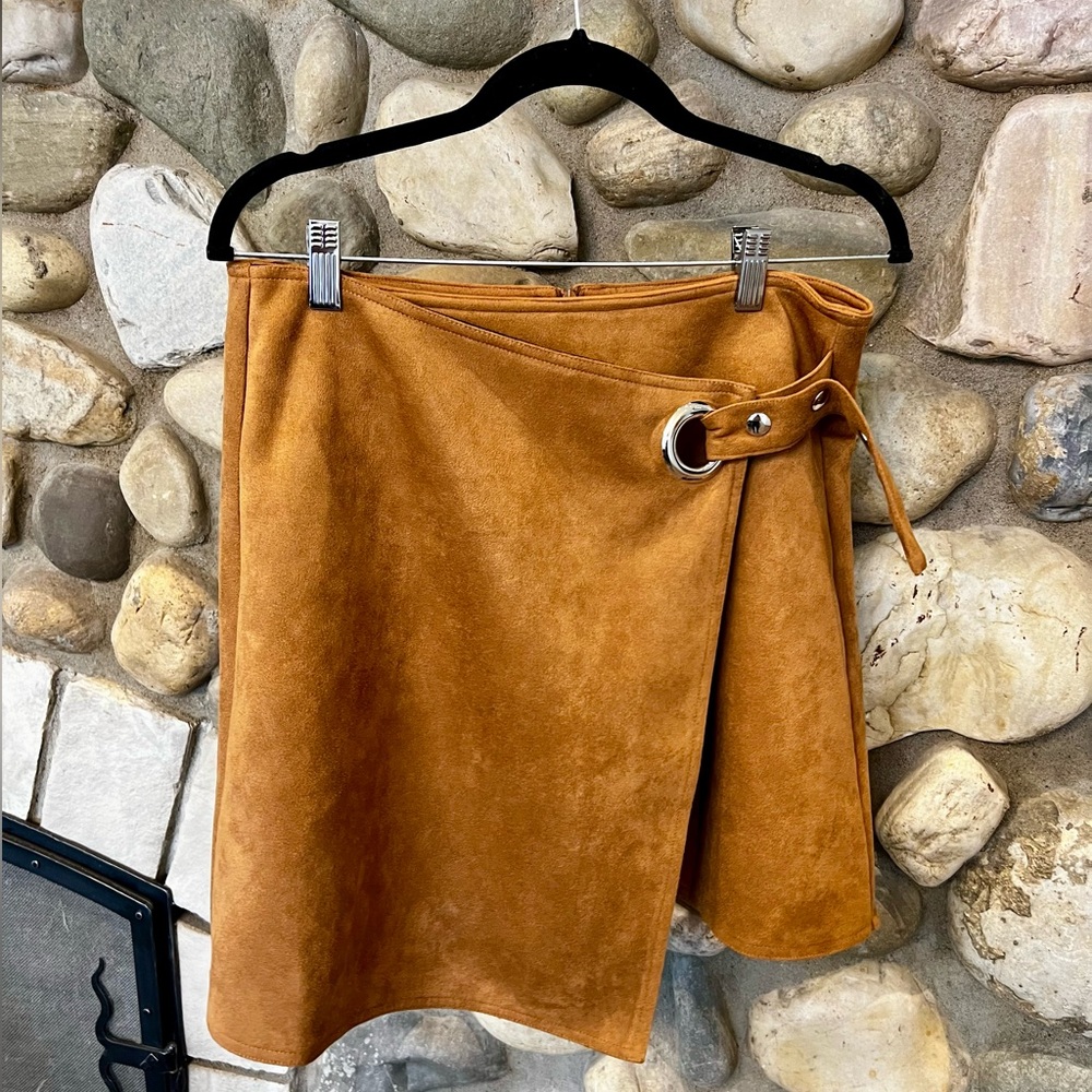 NWOT Emilio Pepe Brown Suede Mini Skirt